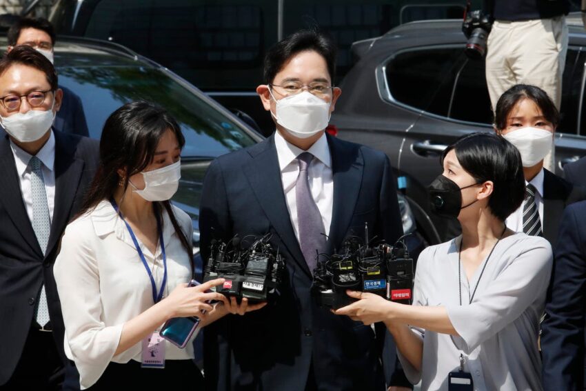Corea del Sur indulta a Lee de Samsung y otros gigantes corporativos